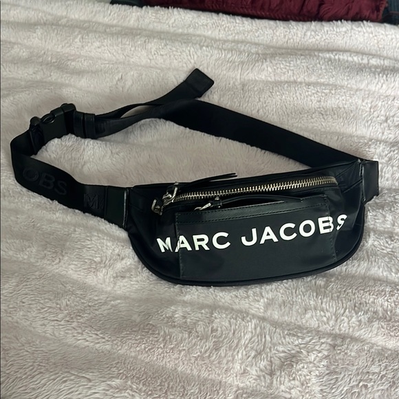 Marc Jacobs Black Belt Bag - Authentic - Picture 2 of 6